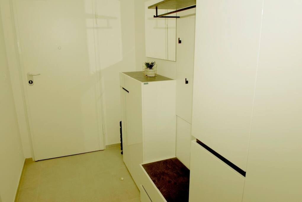 Camino Split - Apartment Near Mall Of Сплит Екстериор снимка